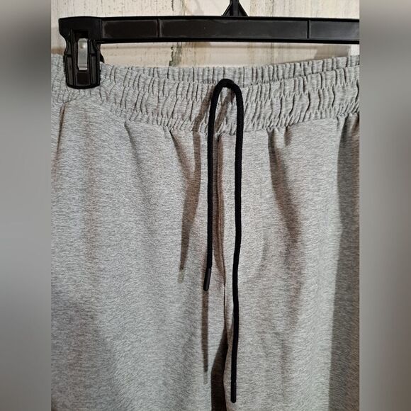 NWT Beyond Yoga Weekender Sweat Pant - Picture 3 of 4